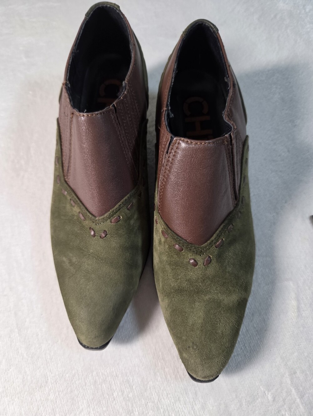 Vintage Chilis 2 Toned Olive & Brown Suede Ankle Booties 6 NWOT Western Cowgirl